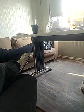 Snapshot of BarrenProtege chatting on 12.04.25 BarrenProtege online show from 12.04.25