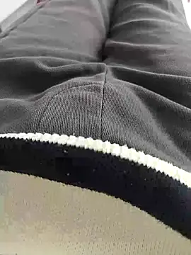 Snapshot of BarrenProtege chatting on 12.14.25 BarrenProtege online show from 12.14.25