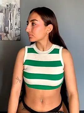 ZoeJohnson Pink online show from 11.24.25