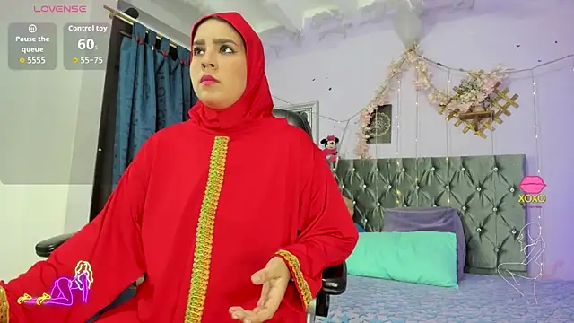 Snapshot of Dalia-Saadi chatting on 12.14.25 Dalia-Saadi online show from 12.14.25