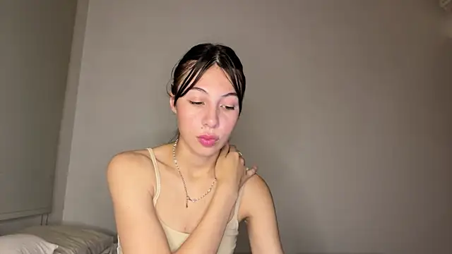 Snapshot of heyitsmia chatting on 11.29.25 heyitsmia online show from 11.29.25