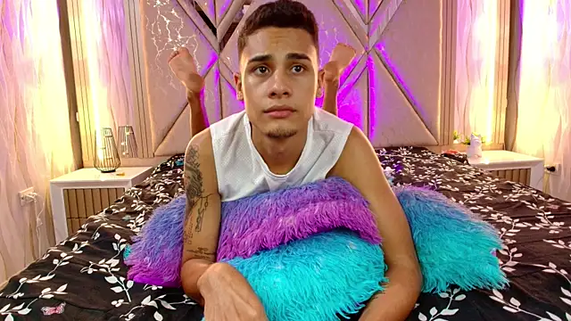 The big twink x online show from 12.16.25