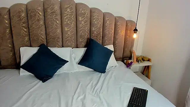 Ambar85 online show from 11.28.25