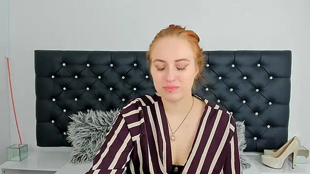 Snapshot of RubyBigBoobs chatting on 12.14.25 RubyBigBoobs online show from 12.14.25