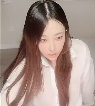 Snapshot of clara-cc chatting on 02.04.26 clara-cc online show from 02.04.26