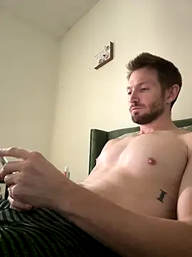 Snapshot of dylandee21 chatting on 12.20.25 dylandee21 online show from 12.20.25