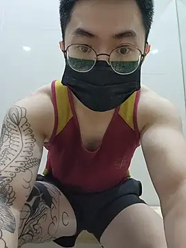 Snapshot of Valerious180 chatting on 12.04.25 Valerious180 online show from 12.04.25