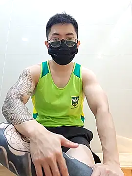 Snapshot of Valerious180 chatting on 12.18.25 Valerious180 online show from 12.18.25