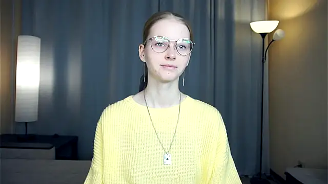 Snapshot of ToyaPletz chatting on 12.03.25 ToyaPletz online show from 12.03.25