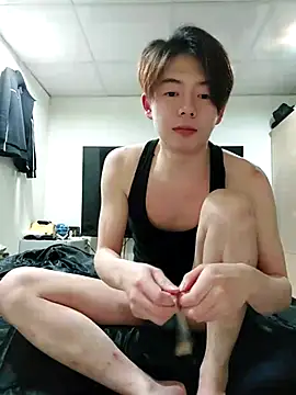 Snapshot of twtung_tung chatting on 12.04.25 twtung tung online show from 12.04.25