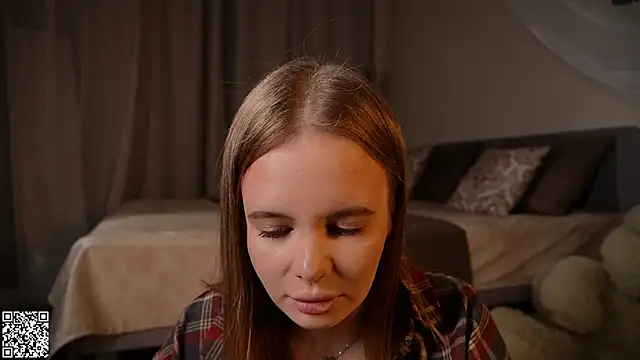 Snapshot of iamclaire chatting on 11.30.25 iamclaire online show from 11.30.25