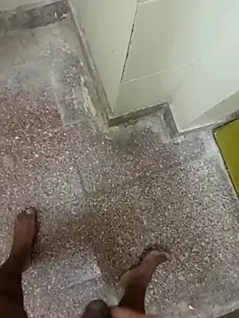 Snapshot of ray_buny chatting on 12.15.25 ray buny online show from 12.15.25