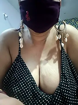 Snapshot of Here_maya chatting on 03.15.26 Here maya online show from 03.15.26