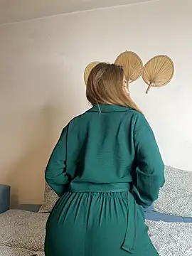 69 Degrees of Love online show from 02.03.26