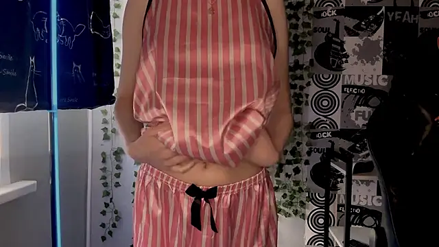 helgicuteness online show from 02.18.26