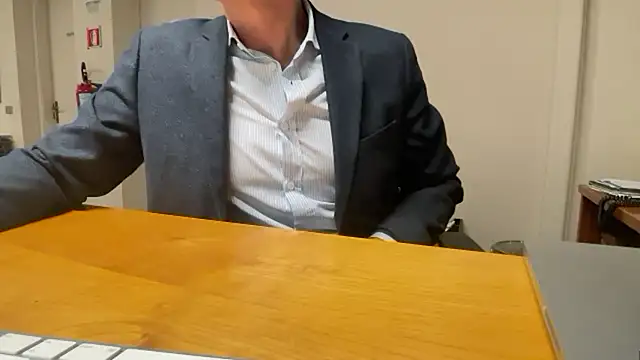 Snapshot of SimonZydar chatting on 12.01.25 SimonZydar online show from 12.01.25