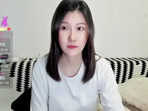 Snapshot of YINGZI-2025 chatting on 12.15.25 YINGZI-2025 online show from 12.15.25