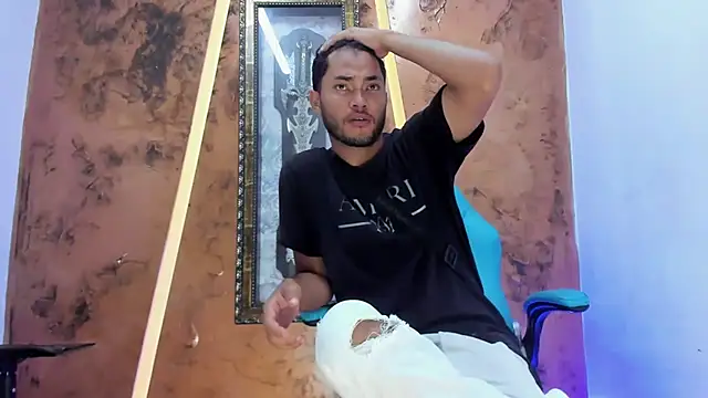 Snapshot of hot_guy_sweet chatting on 11.23.25 hot guy sweet online show from 11.23.25