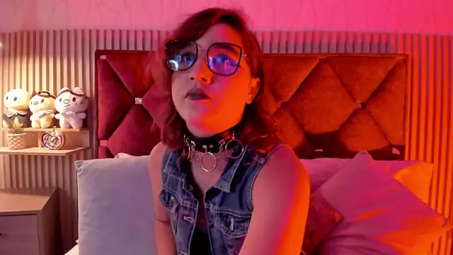 Kiri Velvet online show from 04.22.26