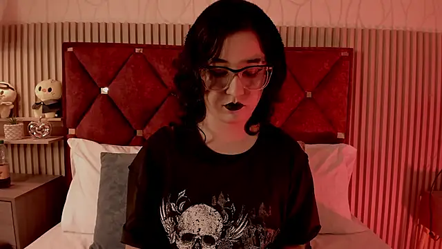 Kiri Velvet online show from 05.29.26