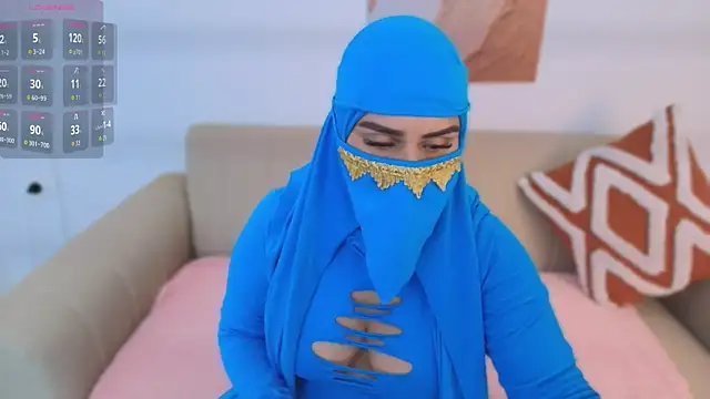 Snapshot of Mayraa_arabelle chatting on 12.15.25 Mayraa arabelle online show from 12.15.25