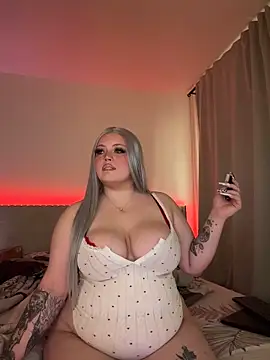 Snapshot of LaylaCupidd chatting on 12.15.25 LaylaCupidd online show from 12.15.25