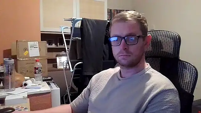 Snapshot of randomgin chatting on 12.16.25 randomgin online show from 12.16.25