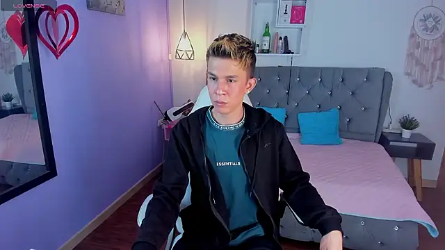 Juaan Diick online show from 03.04.26