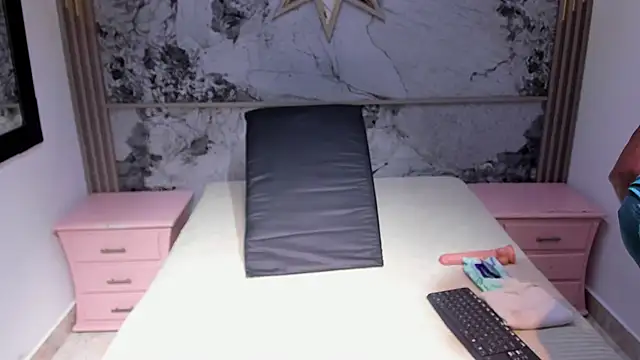 ZoeCollin online show from 01.10.26