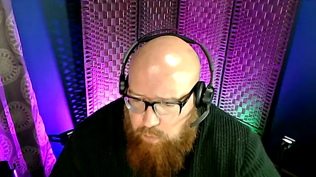 Snapshot of BigBearforCuddles chatting on 11.24.25 BigBearforCuddles online show from 11.24.25