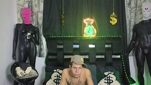 Snapshot of Princess_Room chatting on 12.05.25 Princess Room online show from 12.05.25