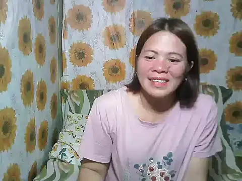 Snapshot of Smilinglovely chatting on 03.26.26 Smilinglovely online show from 03.26.26