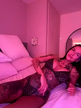 NikkiFoxx 13 online show from 12.19.25