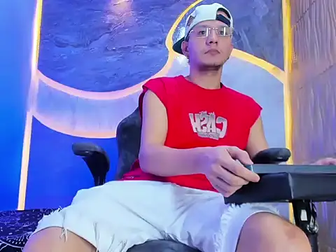 Snapshot of Asmodeohot20 chatting on 12.16.25 Asmodeohot20 online show from 12.16.25