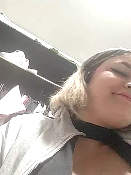 Snapshot of sexy_aurora_ourdoors chatting on 12.03.25 sexy aurora ourdoors online show from 12.03.25