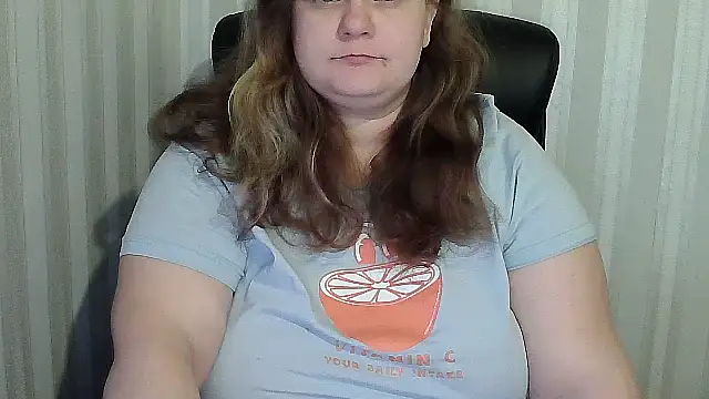 Snapshot of HarmonyKareraa chatting on 11.28.25 HarmonyKareraa online show from 11.28.25