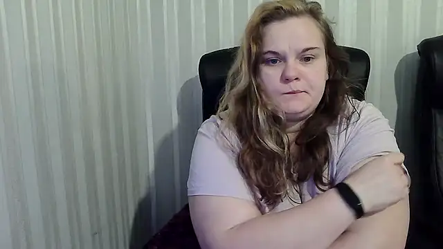 Snapshot of HarmonyKareraa chatting on 12.14.25 HarmonyKareraa online show from 12.14.25