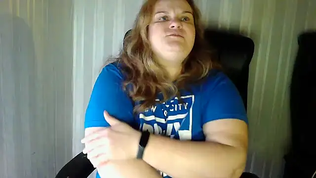 Snapshot of HarmonyKareraa chatting on 12.15.25 HarmonyKareraa online show from 12.15.25