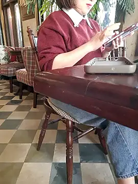 Snapshot of Bea_219 chatting on 12.15.25 Bea 219 online show from 12.15.25