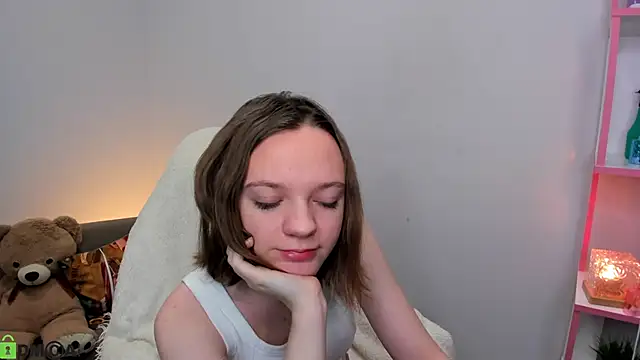 Olivia Riesz online show from 12.17.25