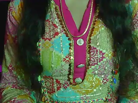 cute mahira online show from 02.15.26