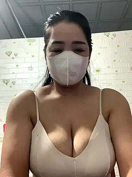 Snapshot of lascet chatting on 11.25.25 lascet online show from 11.25.25