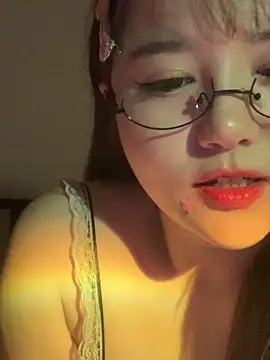 Snapshot of boniu-mimi chatting on 11.30.25 boniu-mimi online show from 11.30.25