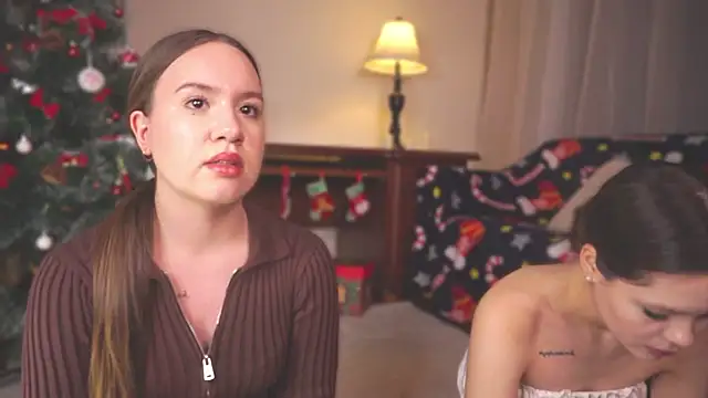 Snapshot of VirginiaRowe chatting on 12.16.25 VirginiaRowe online show from 12.16.25