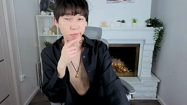 Snapshot of YugoAsian chatting on 11.24.25 YugoAsian online show from 11.24.25