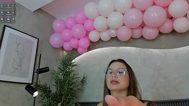 Lola saenz  online show from 03.17.26