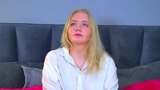 Snapshot of EmilyEvanse chatting on 12.01.25 EmilyEvanse online show from 12.01.25