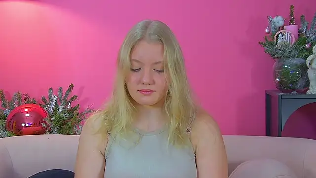 Snapshot of EmilyEvanse chatting on 12.15.25 EmilyEvanse online show from 12.15.25