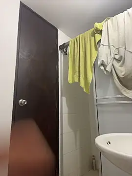 Miia moonn online show from 12.18.25