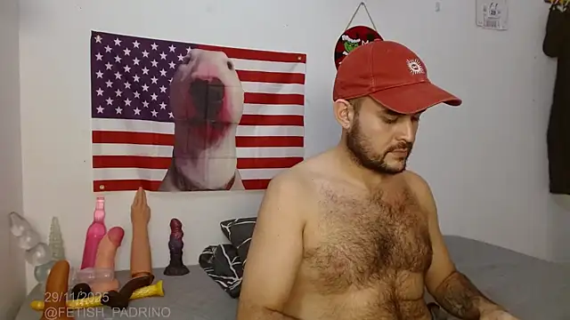 Snapshot of holegape chatting on 11.29.25 holegape online show from 11.29.25